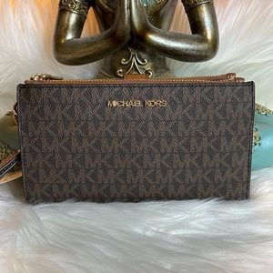 (MT165) NWT Michael Kors Large Double Zip Wristlet / Smartphone Wallet